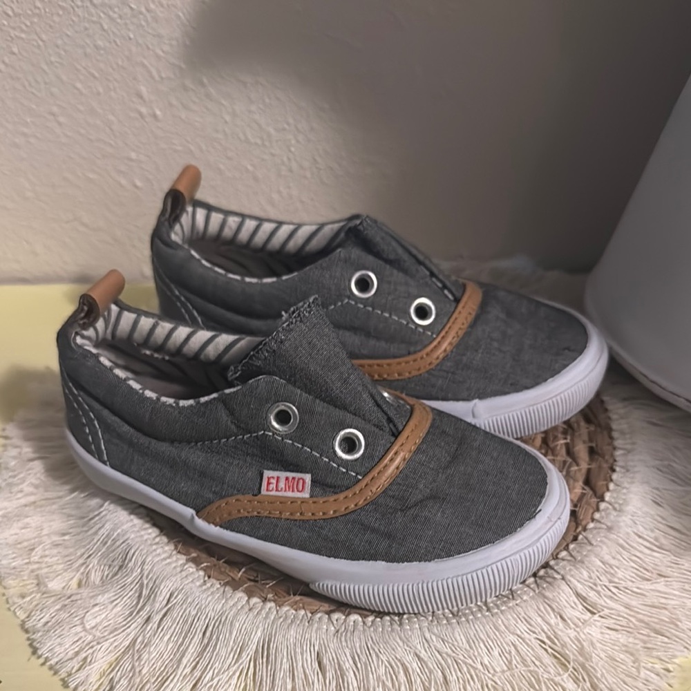 Elmo Little Kids 7 Gray Casual pull on Shoes